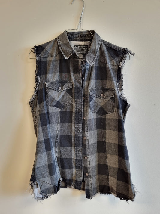 Saints & Mortals vest - M