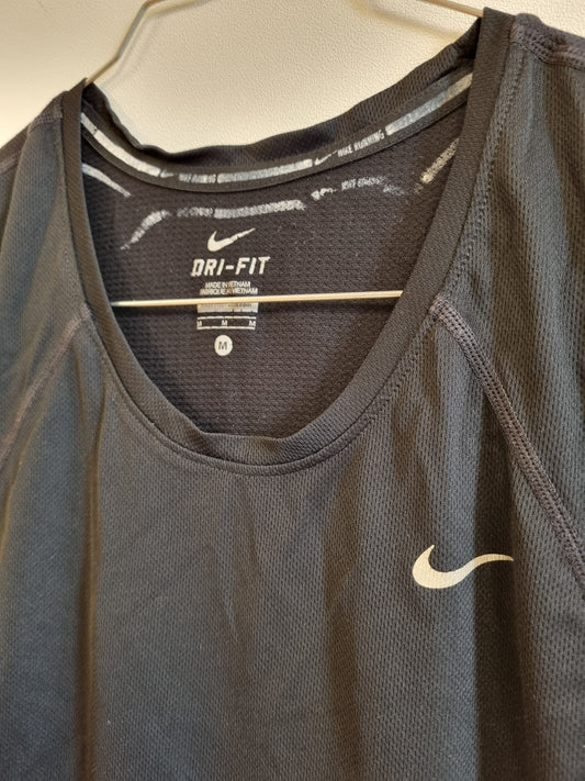 Nike trenings t-skjorte - M