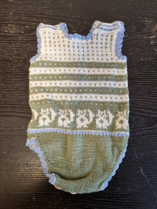 Hjemmestrikket romper - 68