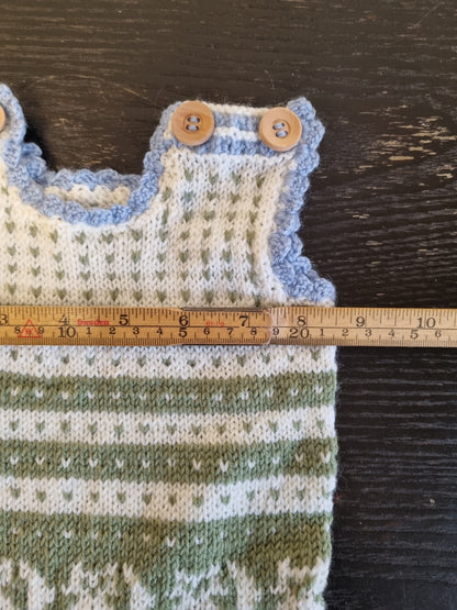 Hjemmestrikket romper - 68