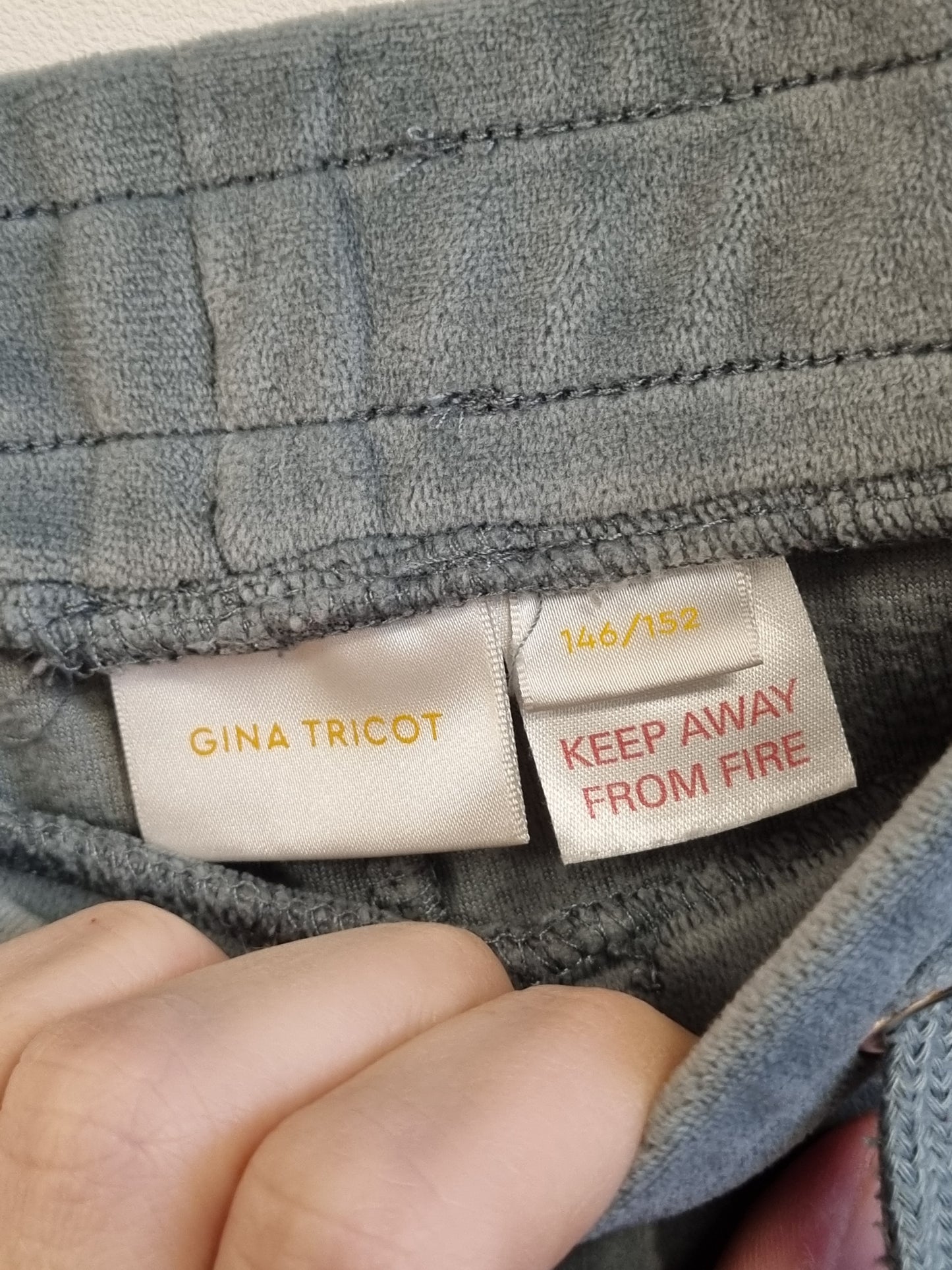 Gina Tricot velourbukse - 146
