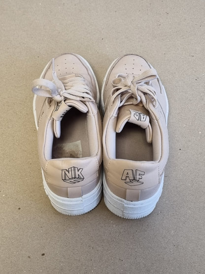 Nike Air Force 1 Pixel Particle Beige – str 38,5