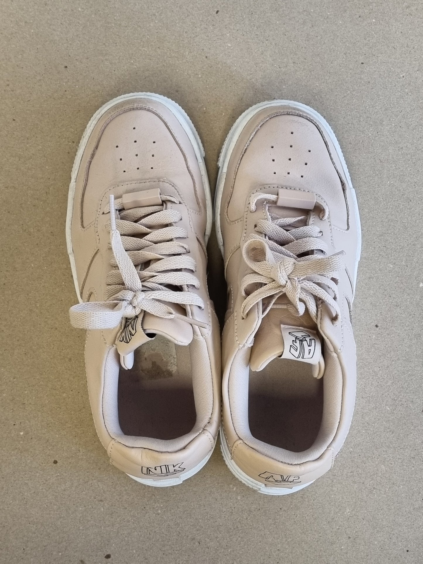 Nike Air Force 1 Pixel Particle Beige – str 38,5