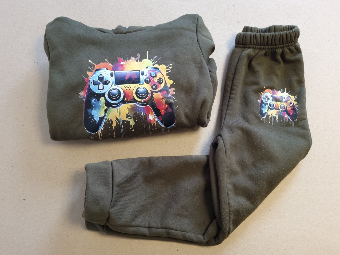 Joggedress med gamingmotiv – 120