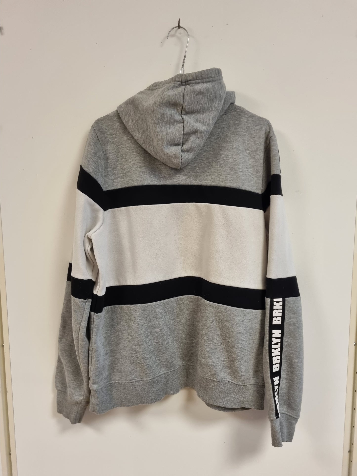 FB Sister hoodie - XL