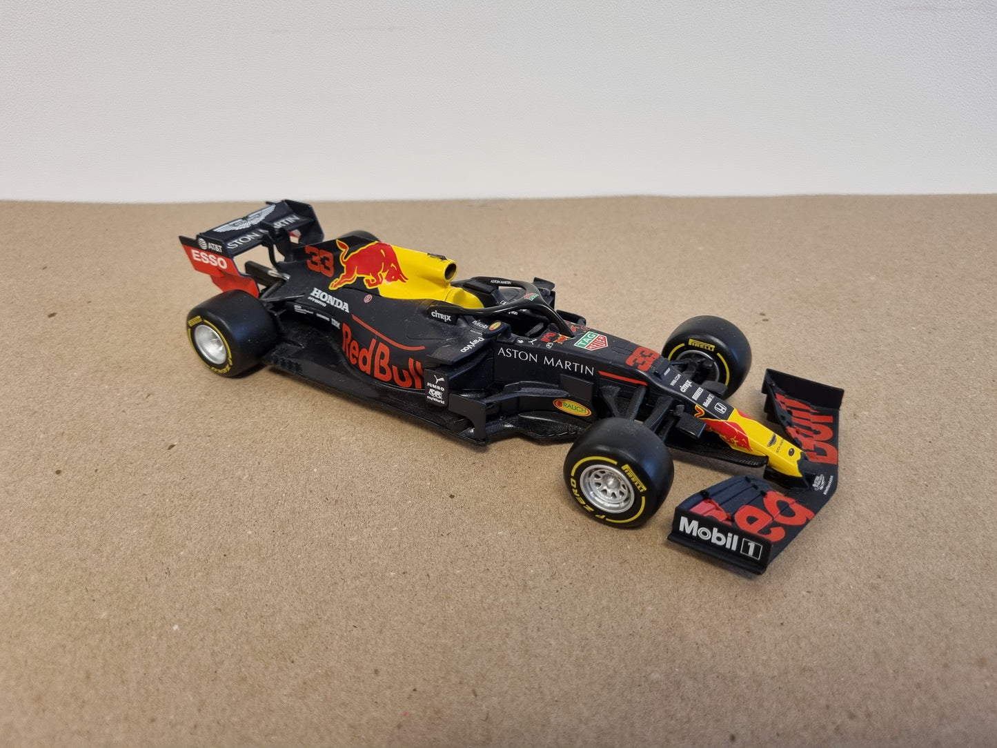 Bburago Red Bull Racing RB16 modellbil – 1:43
