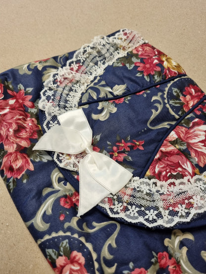 Vintage toalettveske fra 1980-tallet – blomsterprint med blonder