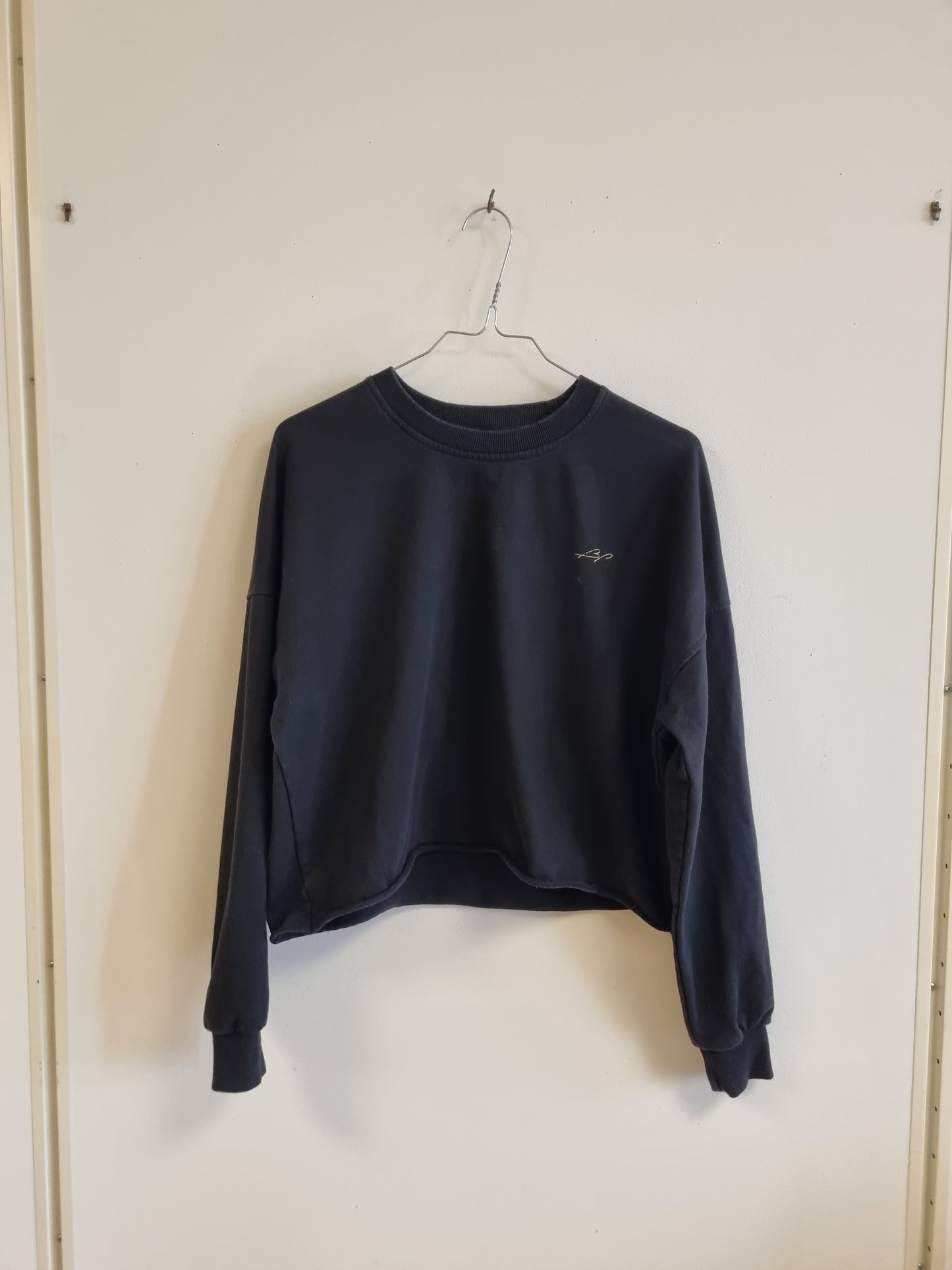 Svart cropped collegegenser / Bumpro - S