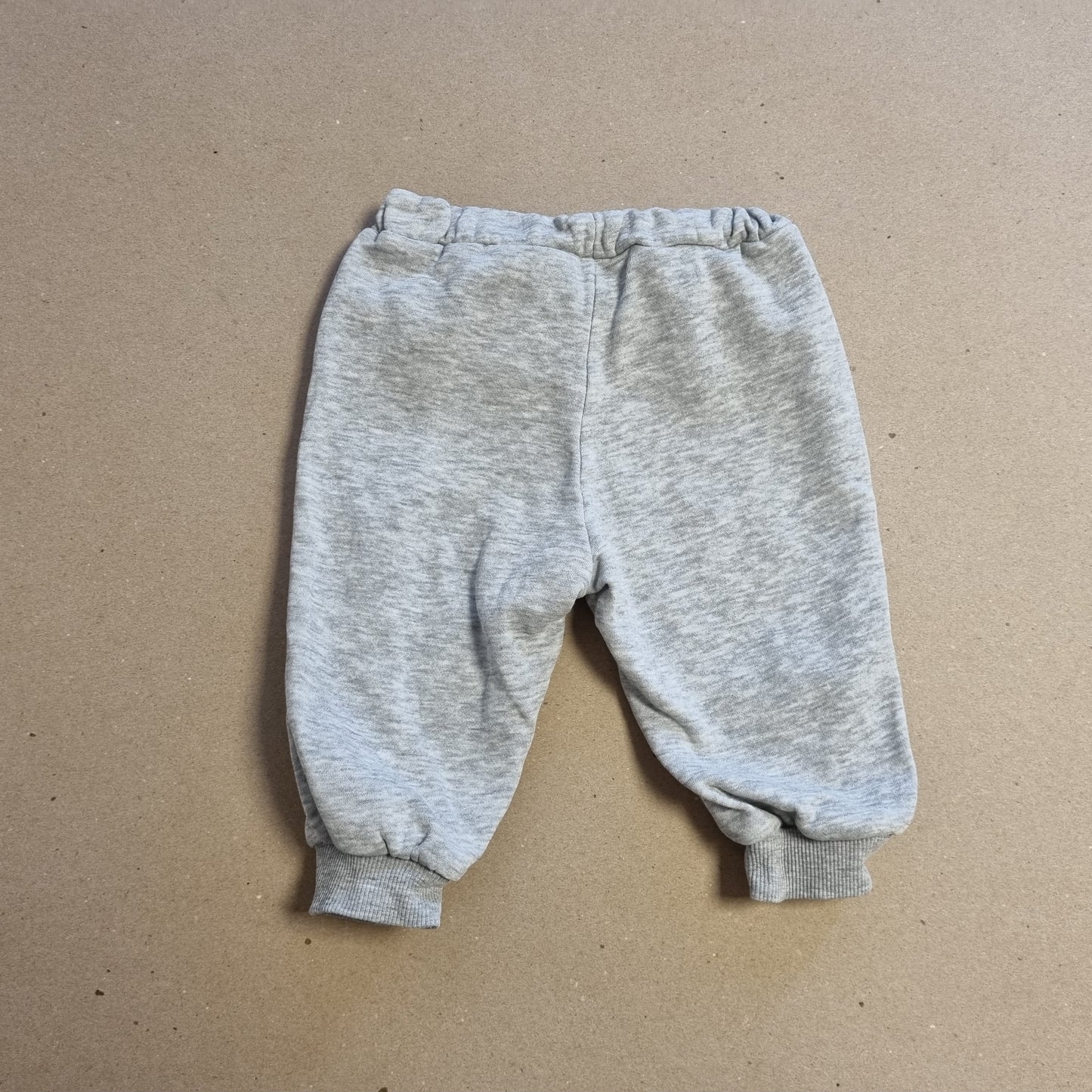 Grå joggebukse / H&M - 68