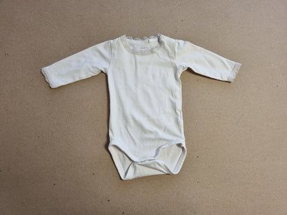 Hvit body med blondekanter / Name It - 56