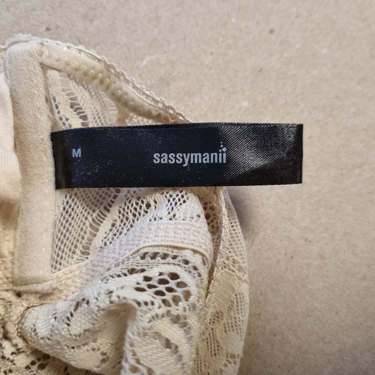 Lys beige blonde-BH / Sassymanii - M