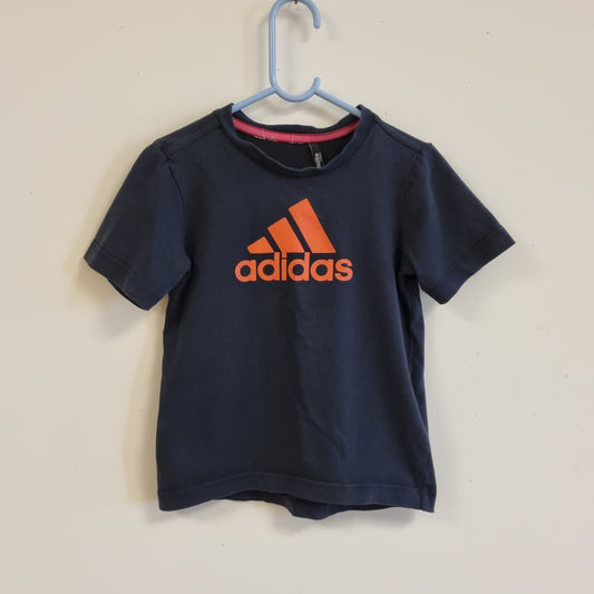 Mørkeblå t-skjorte / Adidas - ca. 110