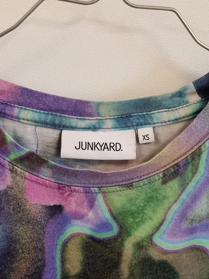 Fargerik t-skjorte med aliens / Junkyard - XS