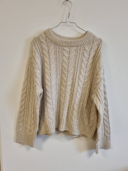 Beige flettestrikket genser - S