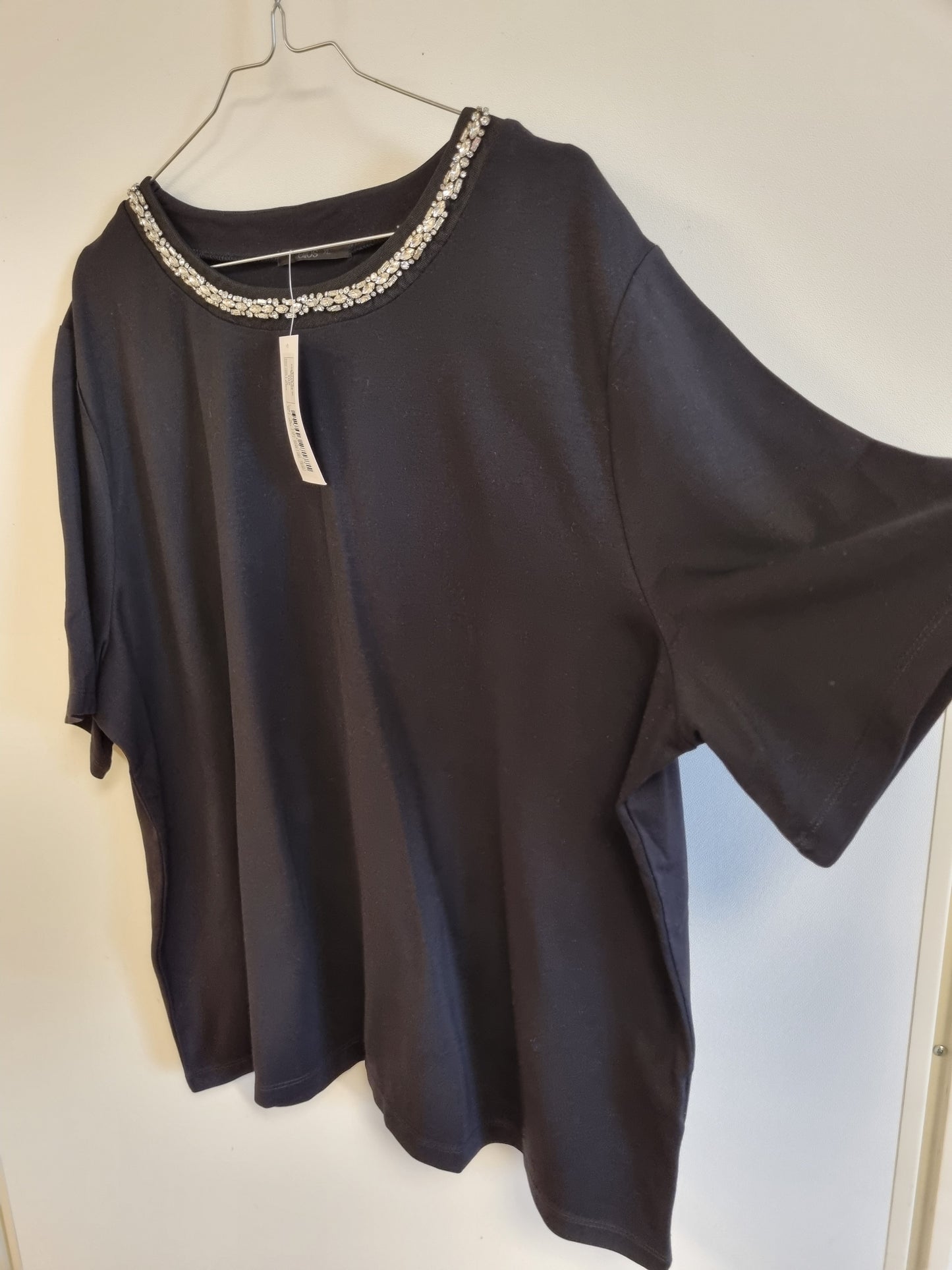 Ny med lapp! Topp med dekorative stener - XL