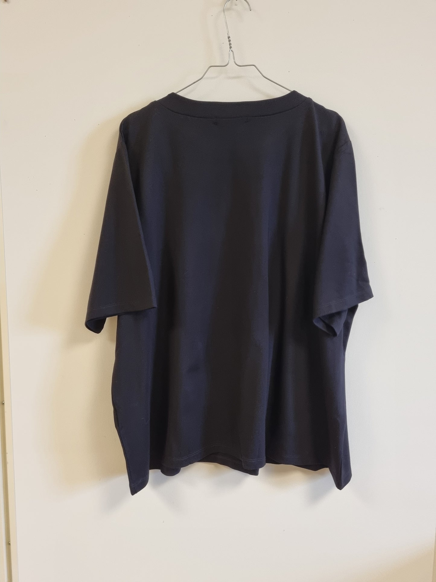 Ny med lapp! Topp med dekorative stener - XL