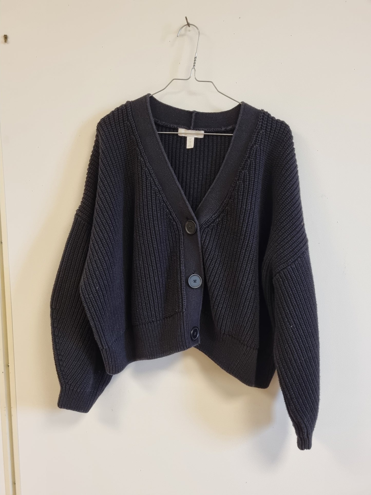 Svart cropped cardigan / H&M - M