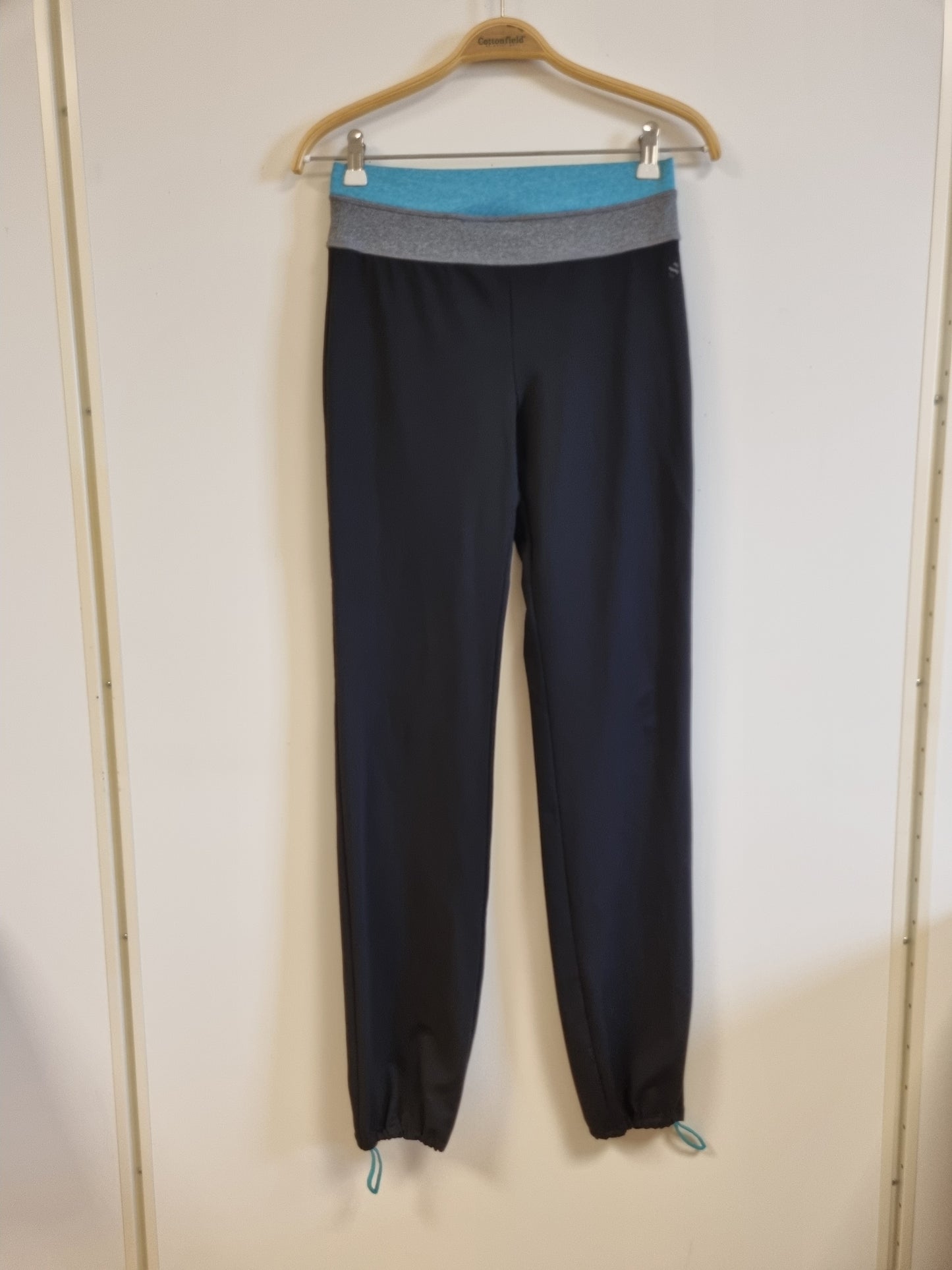 Svart treningsbukse / H&M Sport - S