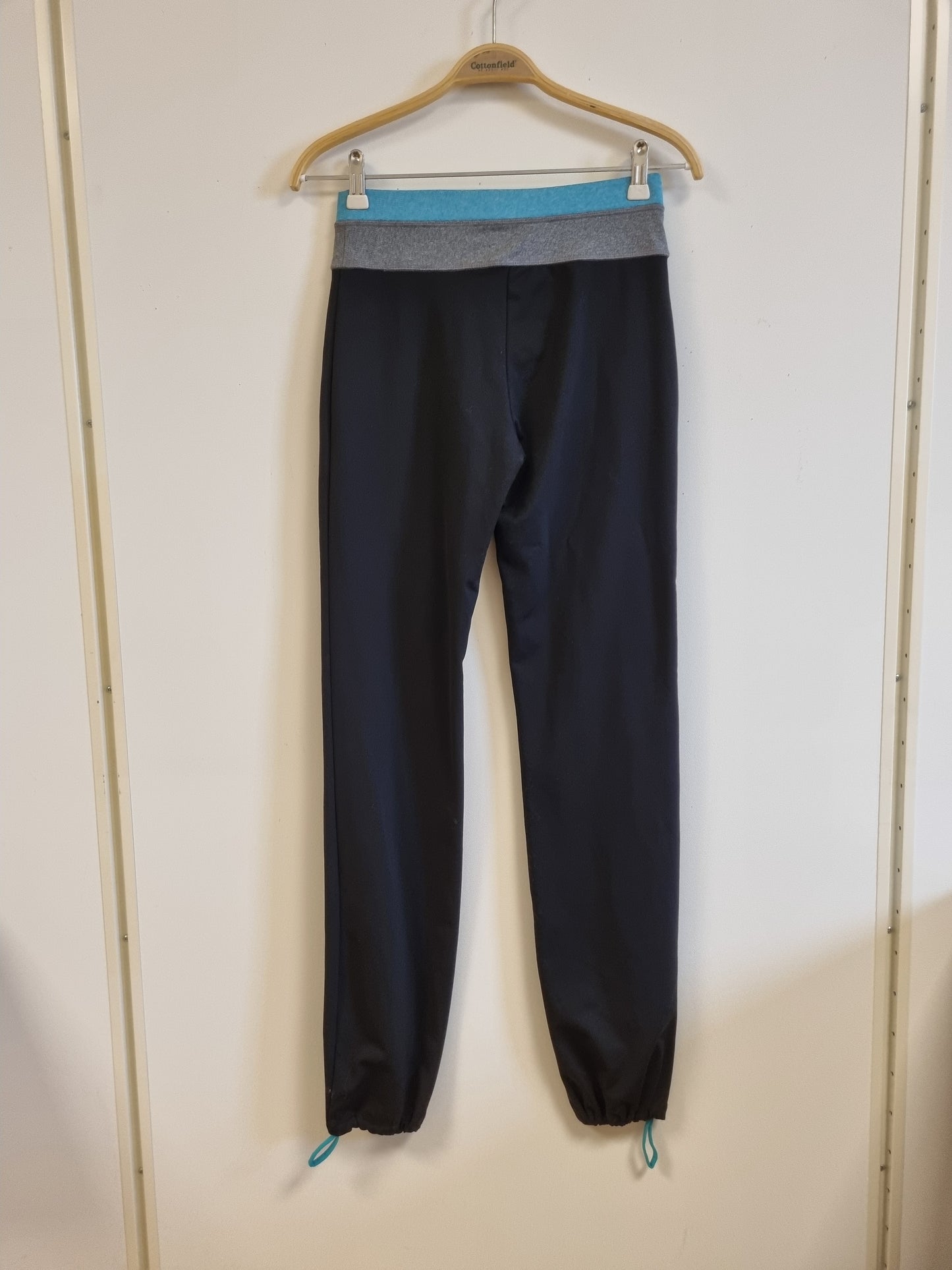 Svart treningsbukse / H&M Sport - S