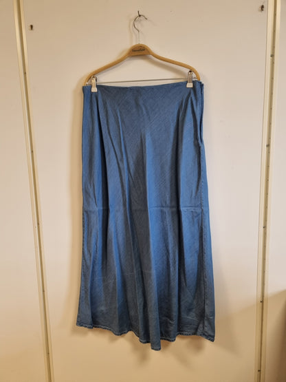 Blått maxiskjørt / 100% lyocell - L