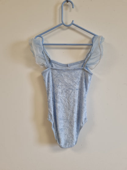 Lys blå Askepott body / 116