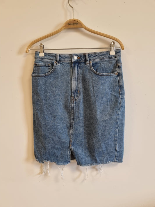 Blått jeansskjørt med splitt / Bik Bok - 40