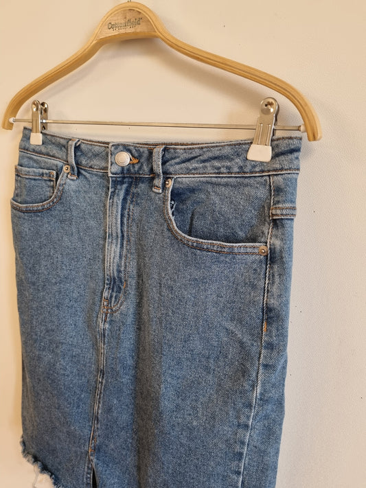 Blått jeansskjørt med splitt / Bik Bok - 40