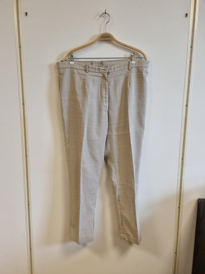 Beige rutete vintagebukse / Classic Woman - 46