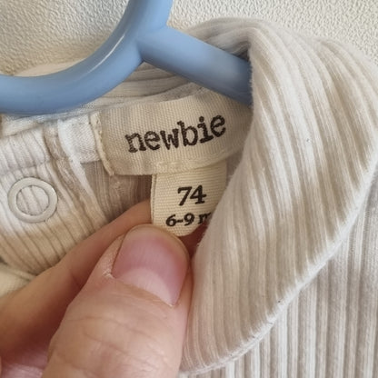 Hvit ribbet body med krage / Newbie - 74