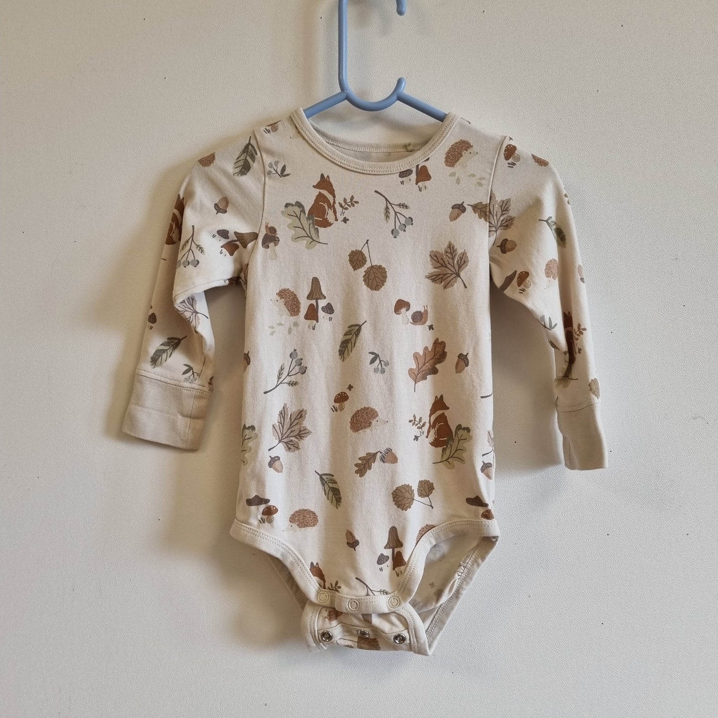 Beige body med skogsmotiv / Lindex - 74