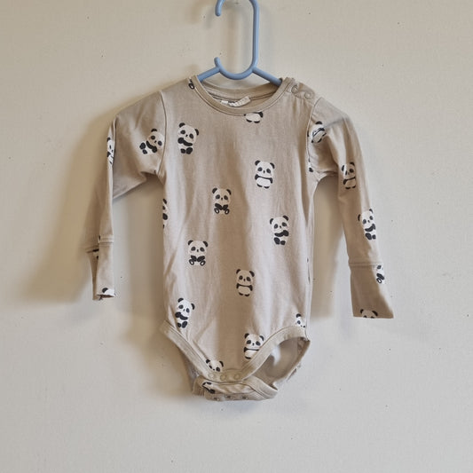Beige body med pandaer / Kappahl - 74