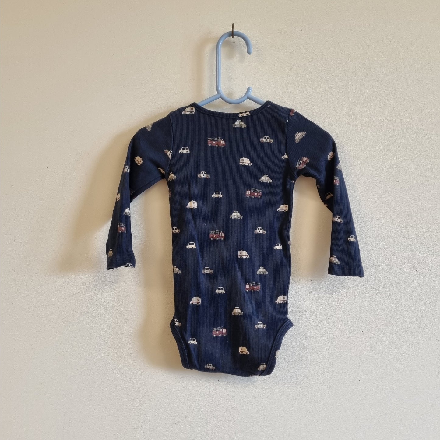 Mørkeblå body med biler / Name It - 74