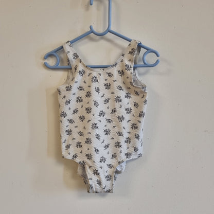 Hvit blomstret badedrakt / H&M - 98/104