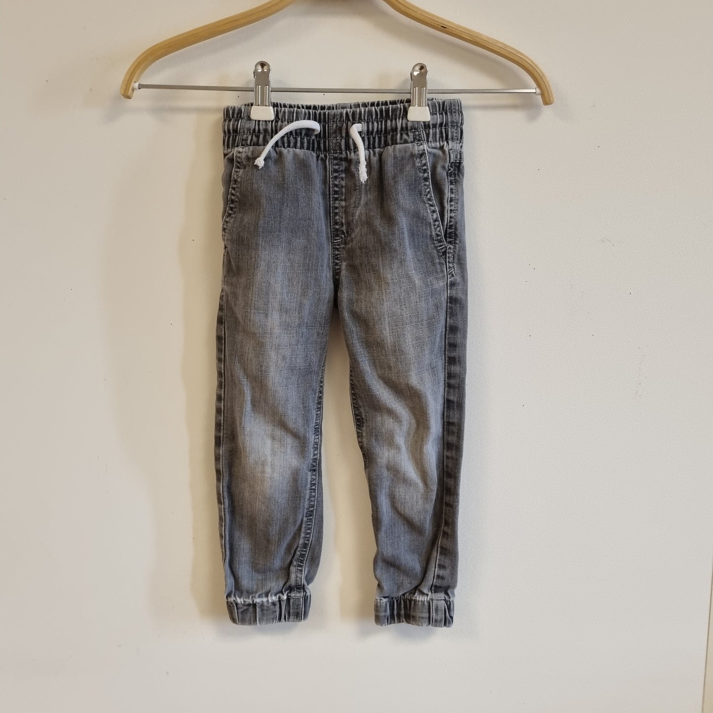 Grå joggerjeans / H&M - 104