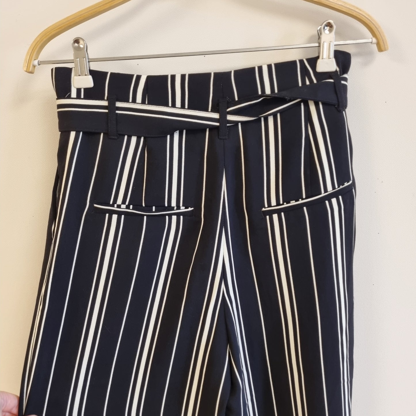 Stripete bukse med knytebelte / H&M - 38