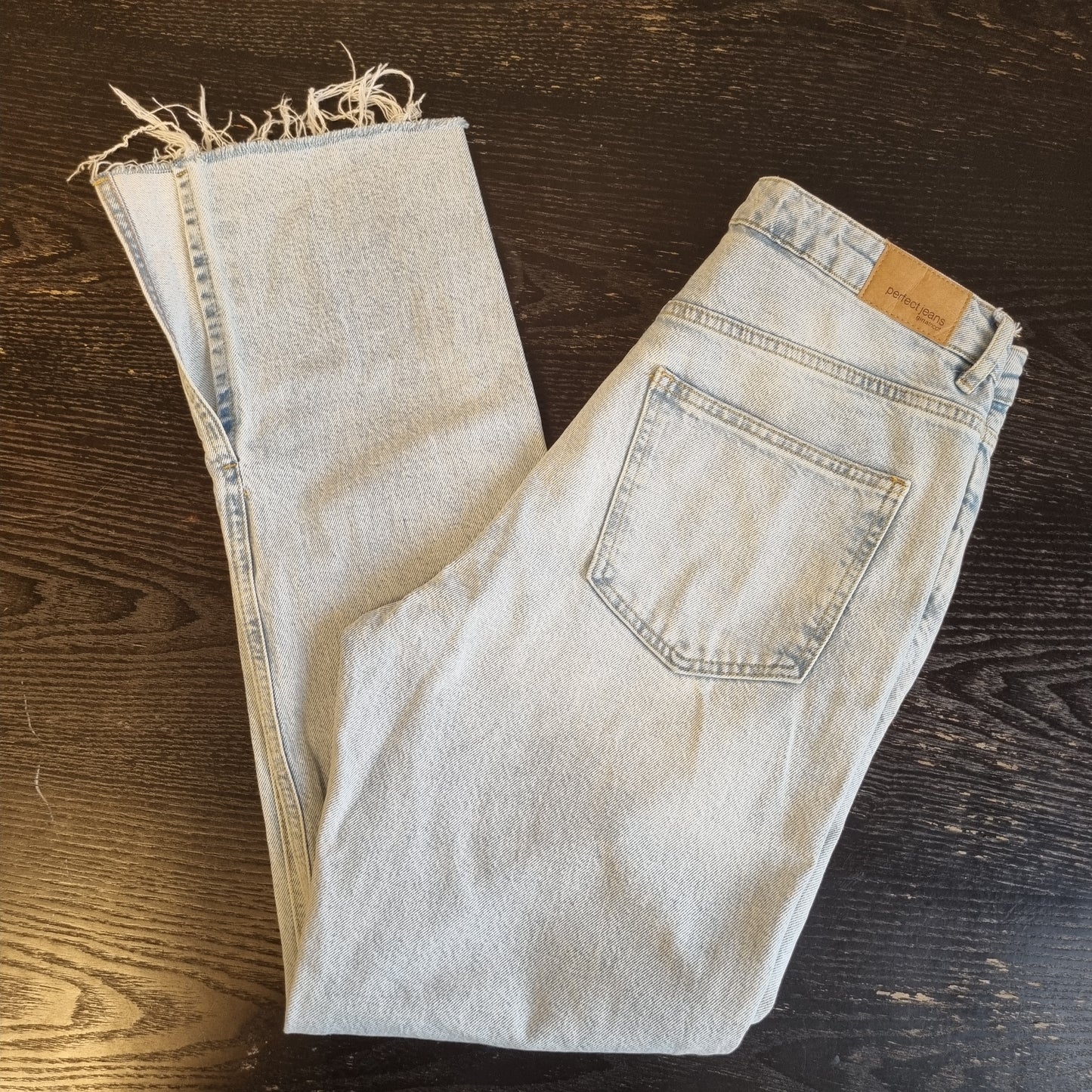 Lyseblå jeans med råkant / Gina Perfect Jeans - 40
