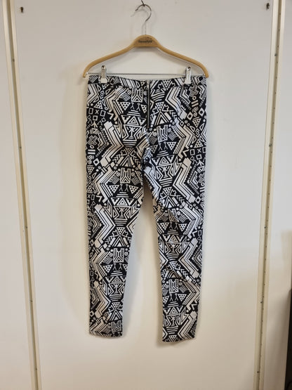 Jeans med Aztec-mønster / H&M - M
