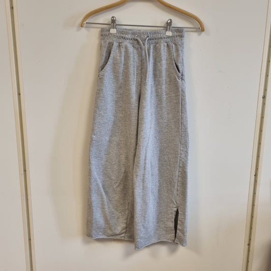 Grå joggebukse med vide ben - 146