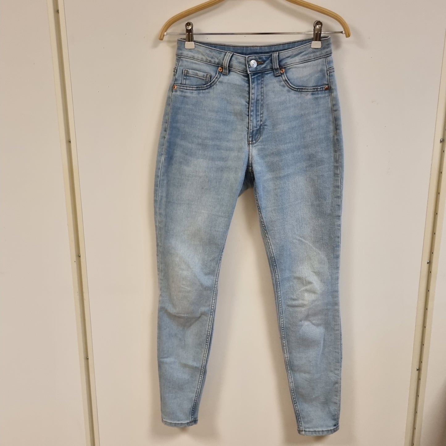 Lyseblå tapered jeans / H&M Divided - 38