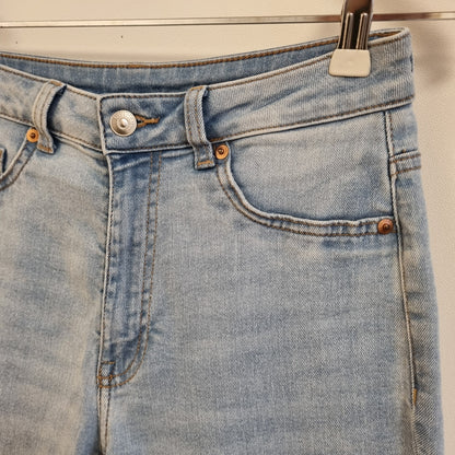 Lyseblå tapered jeans / H&M Divided - 38