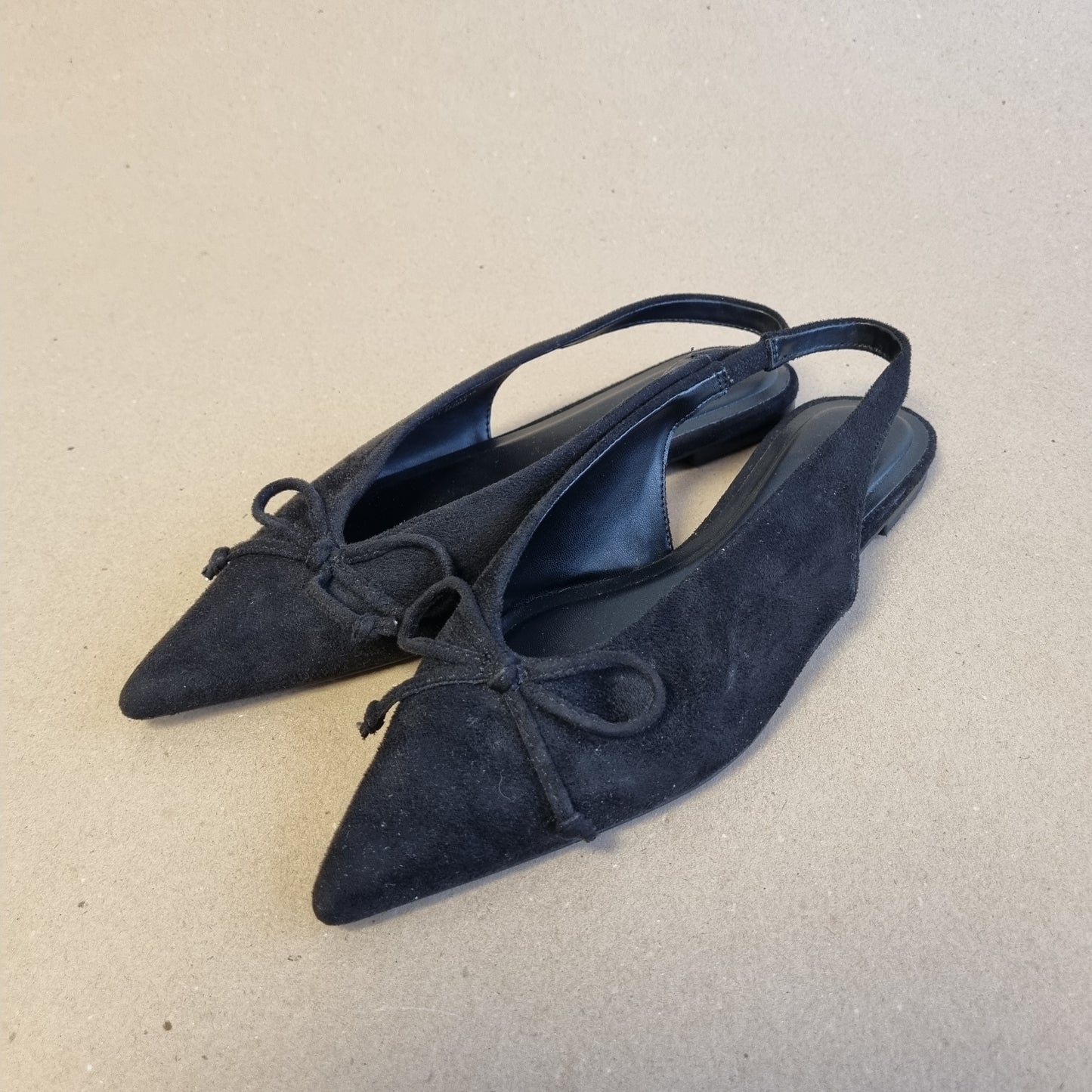 Svarte slingback-sko med sløyfe - 37