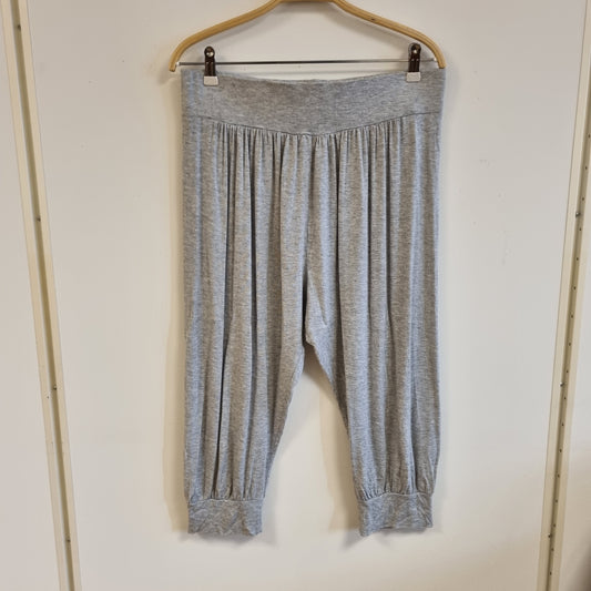 Grå capri/haremsbukse - M