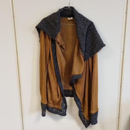 Kamelbrun cardiganjakke med hette / Black Pearl