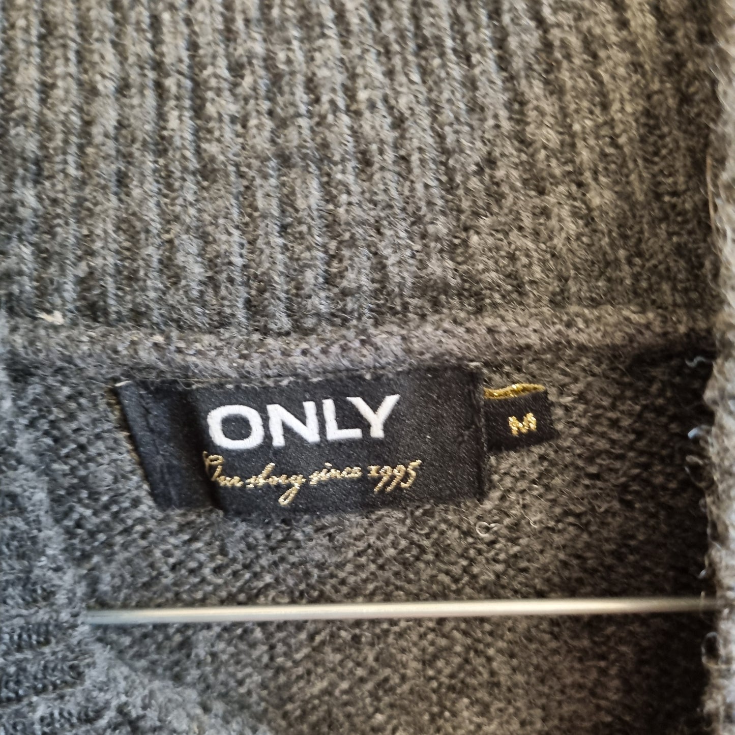 Grå strikkekjole uten ermer / ONLY - M