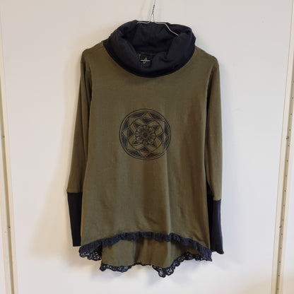 Grønn tunika med cowl neck / Sacred Creations Designs - L