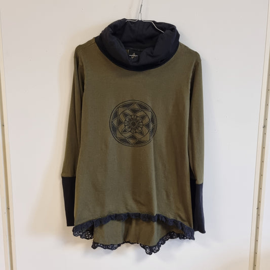 Grønn tunika med cowl neck / Sacred Creations Designs - L