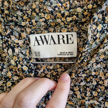 Svart blomstermønstret kjole / Aware - XS
