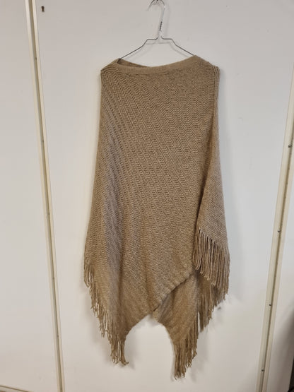 Kamelbrun poncho med frynser