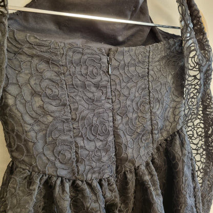 Svart halterneck-kjole med blonder / H&M - XXS