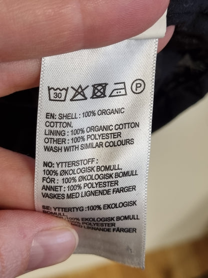 Svart kjole med hullbroderi - S